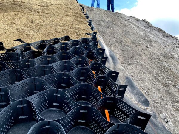 Geocell Slope Stabilization South Africa HDPE Geocell – GS100-445 (Textured) 100 mm (3 m × 11 m Panel)
